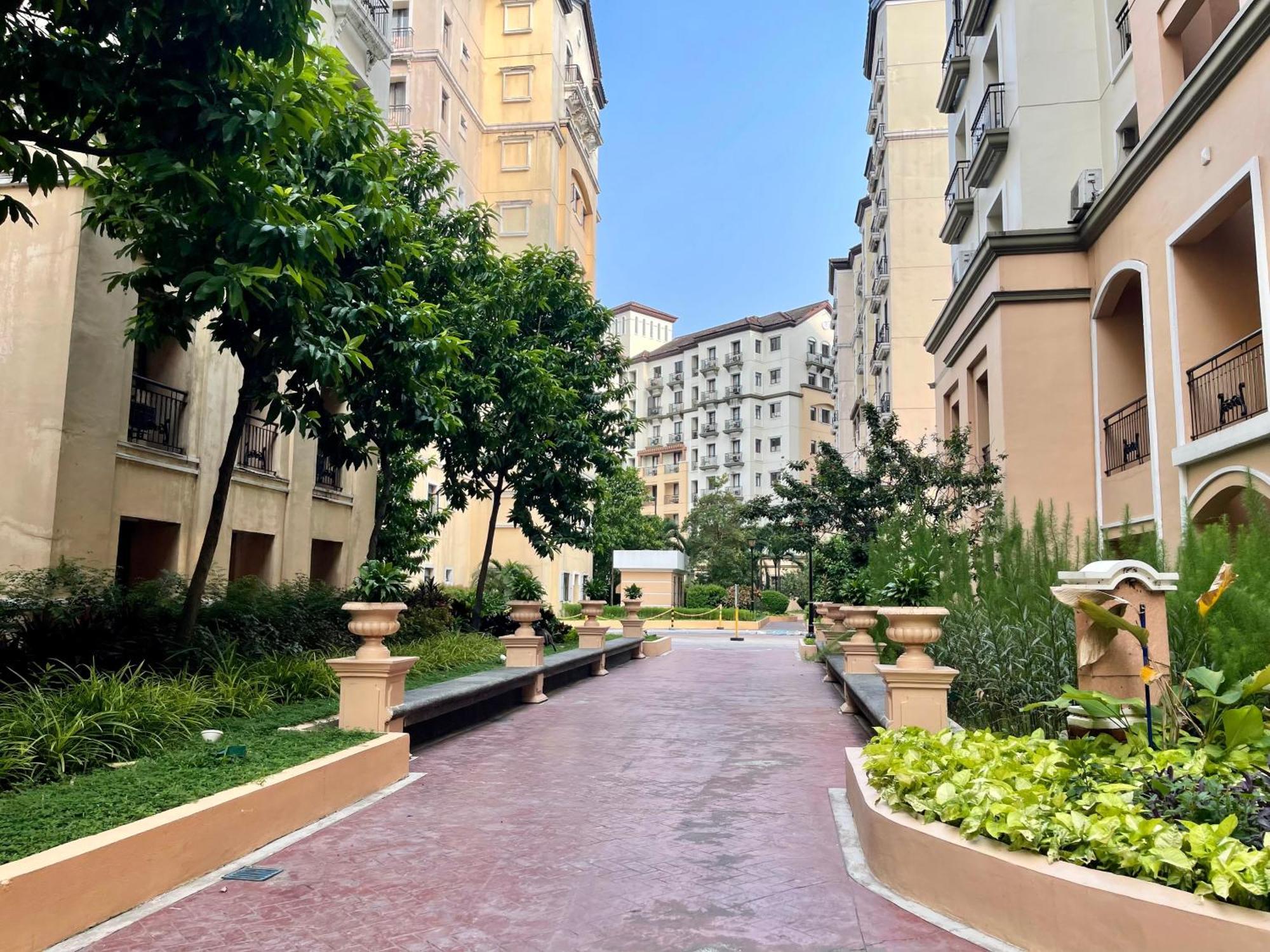 Sarasota Residential Resort Manila Exterior photo